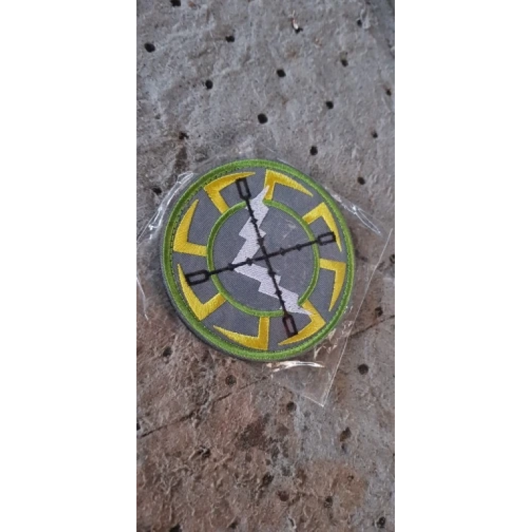 Russischer Morale-Aufnäher "Polite People" – Schwarz und Gelb photo review