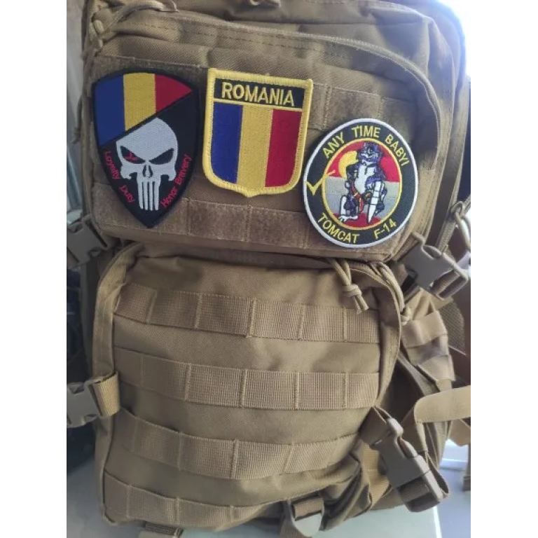 Rumänischer Totenkopf-Flaggenpatch photo review