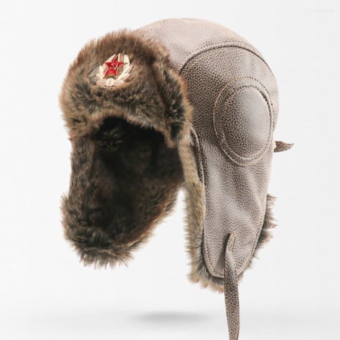 Wintermütze aus Leder im russischen Stil