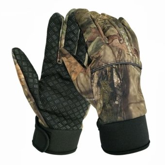 Camouflage hunting gloves