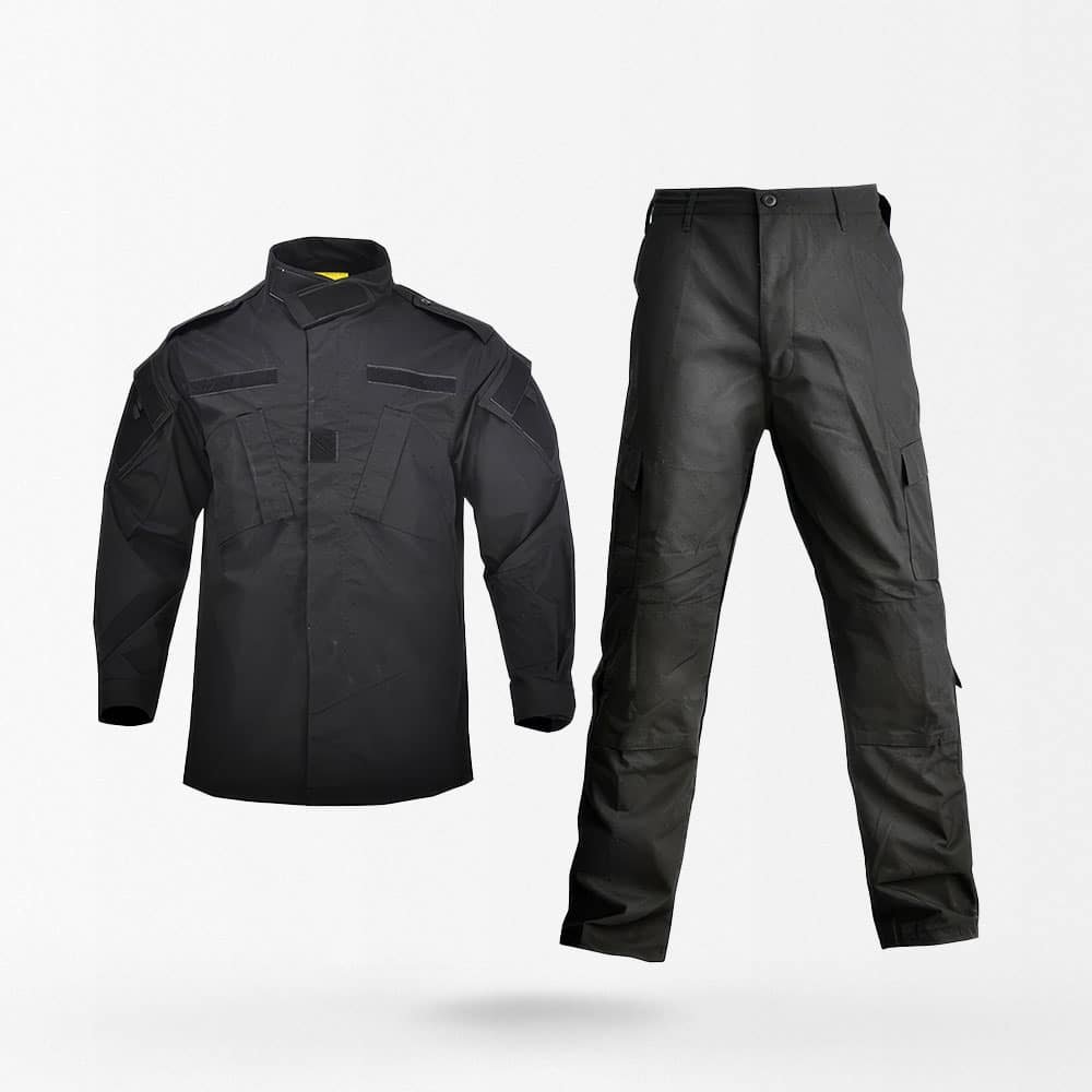 Schwarze Militär-Kampfuniform