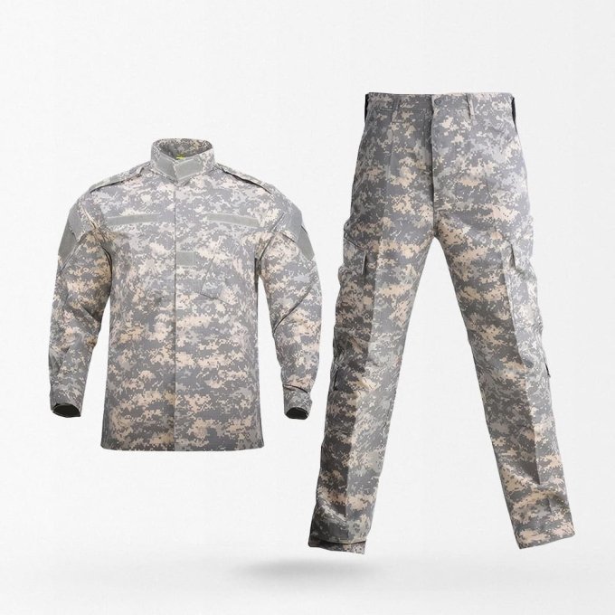 ACU-Kampfuniform im UCP-Tarnmuster