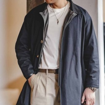 Leichte Militärjacke