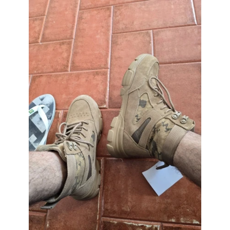 Mittelhoher Militärstiefel mit Zehenschutz in Militärtan photo review