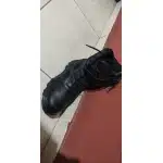 Schwarze taktische Stiefel mit seitlichem Reißverschluss und Schutzkappe photo review