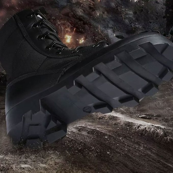 Schwarze Leder-Kampfstiefel mit Schnürsenkeln – Bild 5
