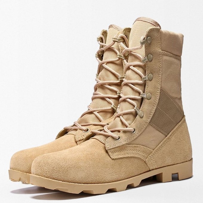 Sandfarbene taktische Kampfstiefel