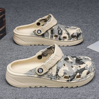 Taktische Crocs im Wüstencamouflage