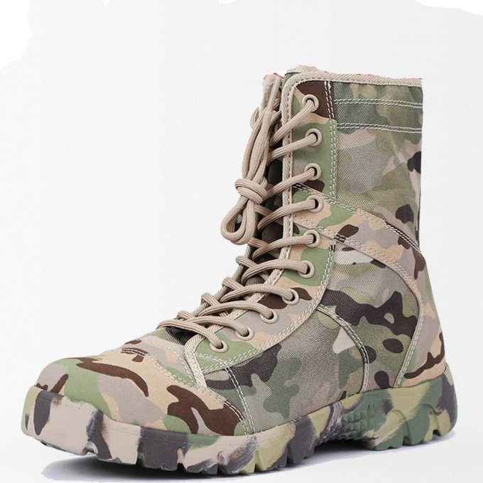 Leichtgewichtige Lauftaktikstiefel in Multicam-Tarnung