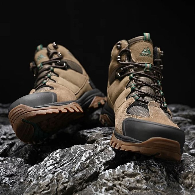 Braune wasserdichte Wildleder-Wanderstiefel – Bild 3