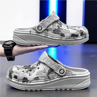 Weiße Camouflage-Crocs