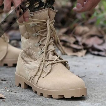 Militärstiefel aus Wildleder in Sandfarben