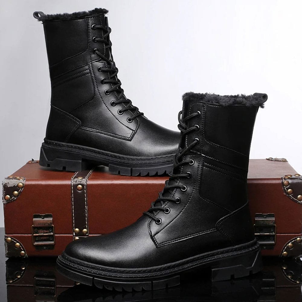 Schwarze Leder-Kampfstiefel mit Schnürung