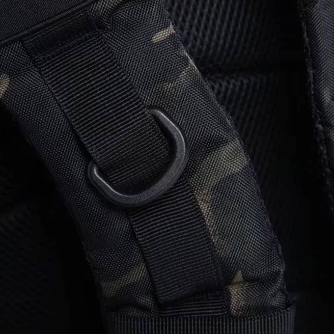 Schwarzer Multicam-Taktikrucksack 45L – Bild 6