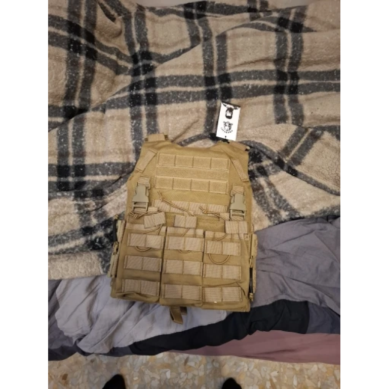 Taktischer Plattenträger mit Magazintaschen photo review