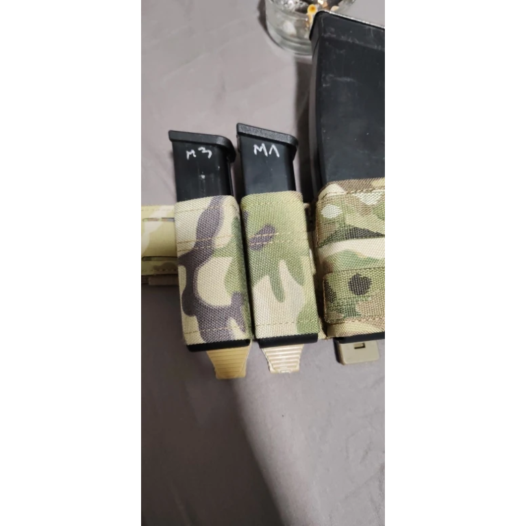 Doppeltes Magazinholster aus Nylon mit Clip photo review