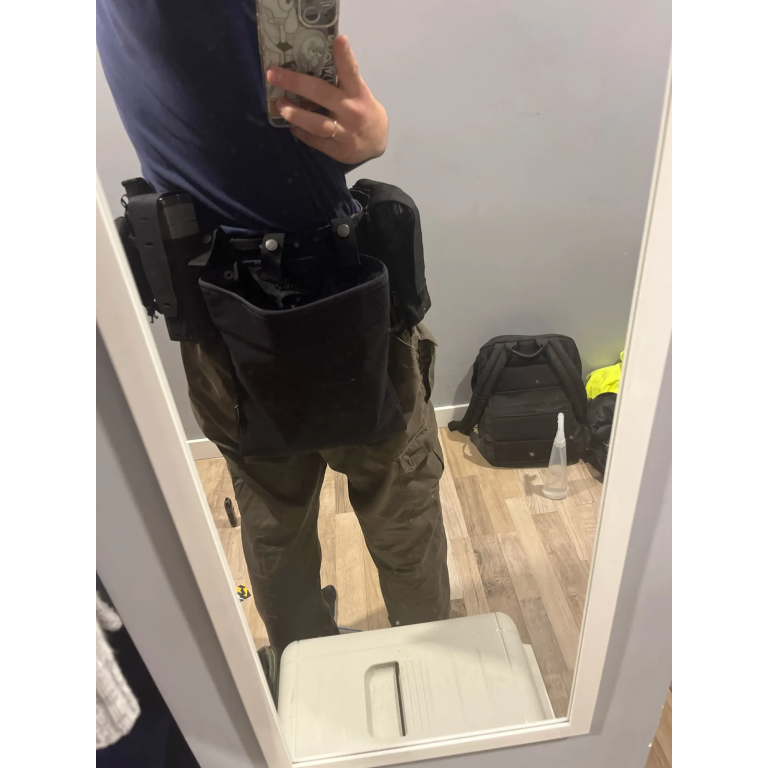 Schwarze Magazin-Auswurftasche photo review